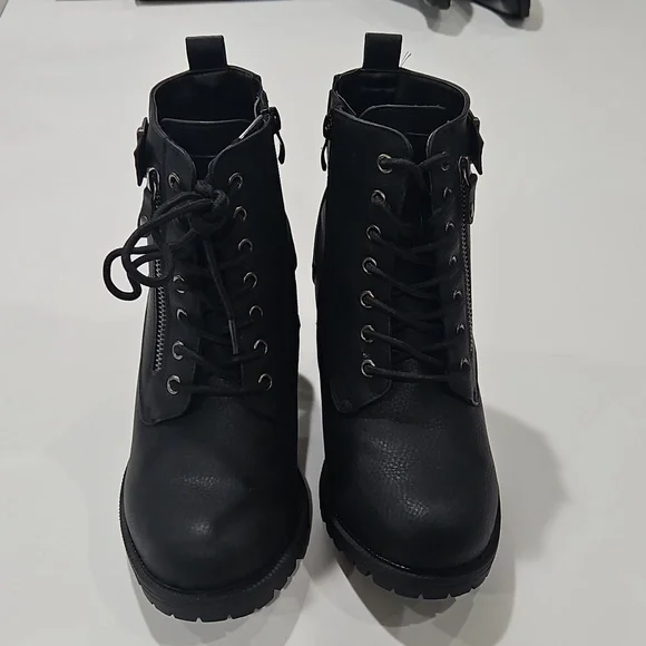 Torrid Black Combat Ankle Boots Heeled 3inch High Nwot. Size 8 - Picture 4 of 9